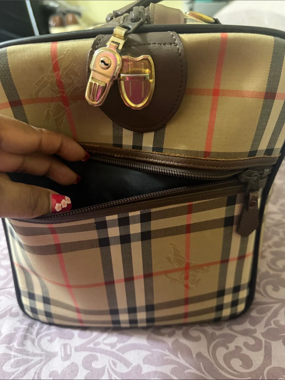 Vintage Burberry canvas Boston 45 travel bag.